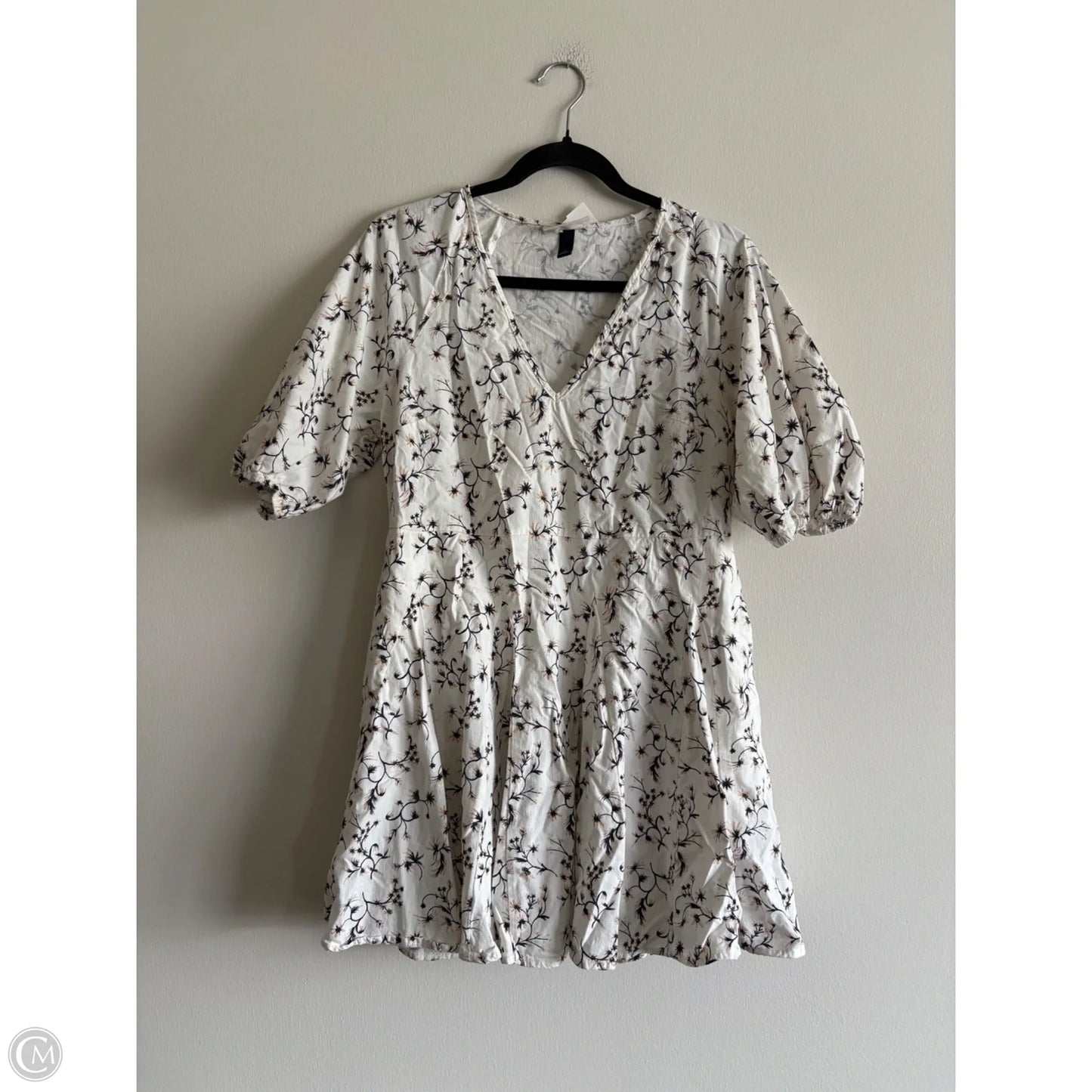 Dress Casual Short By Universal Thread In White, Size: S