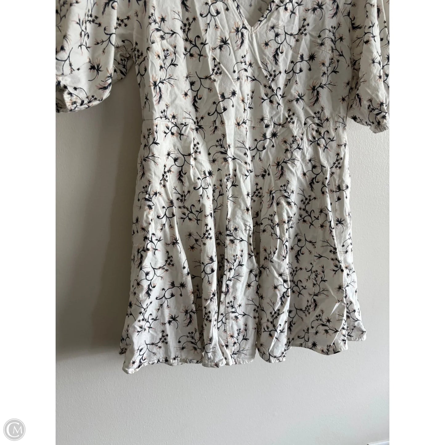 Dress Casual Short By Universal Thread In White, Size: S