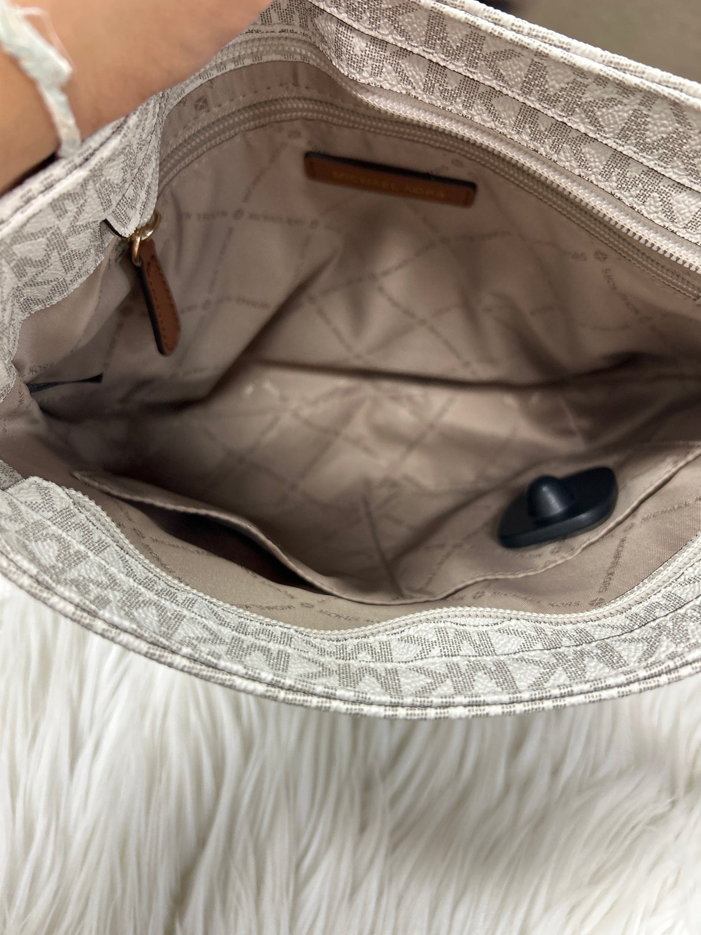 Crossbody By Michael By Michael Kors In Cream, Size:Large