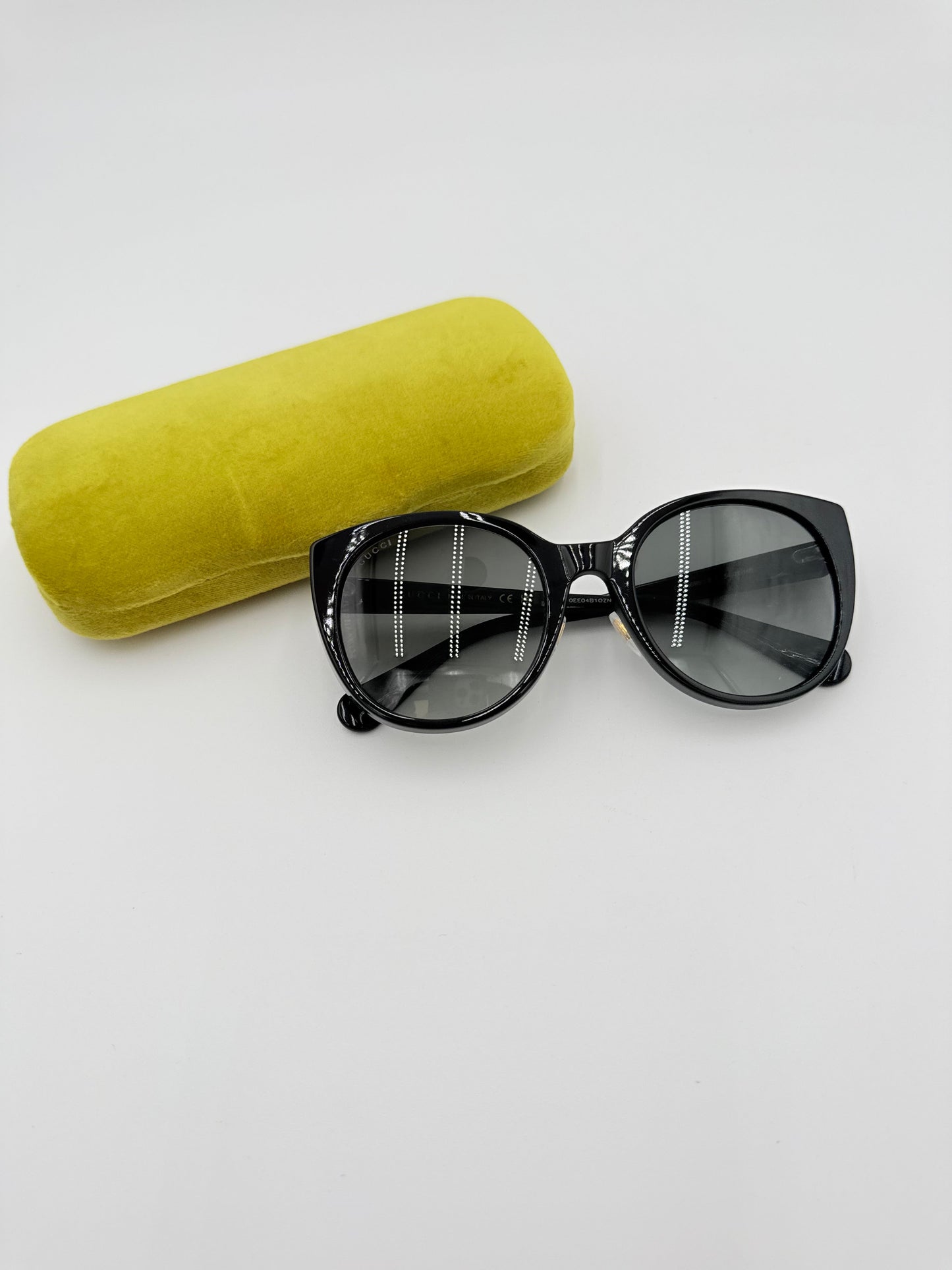 Sunglasses Luxury Designer By Gucci In Black, Size:
