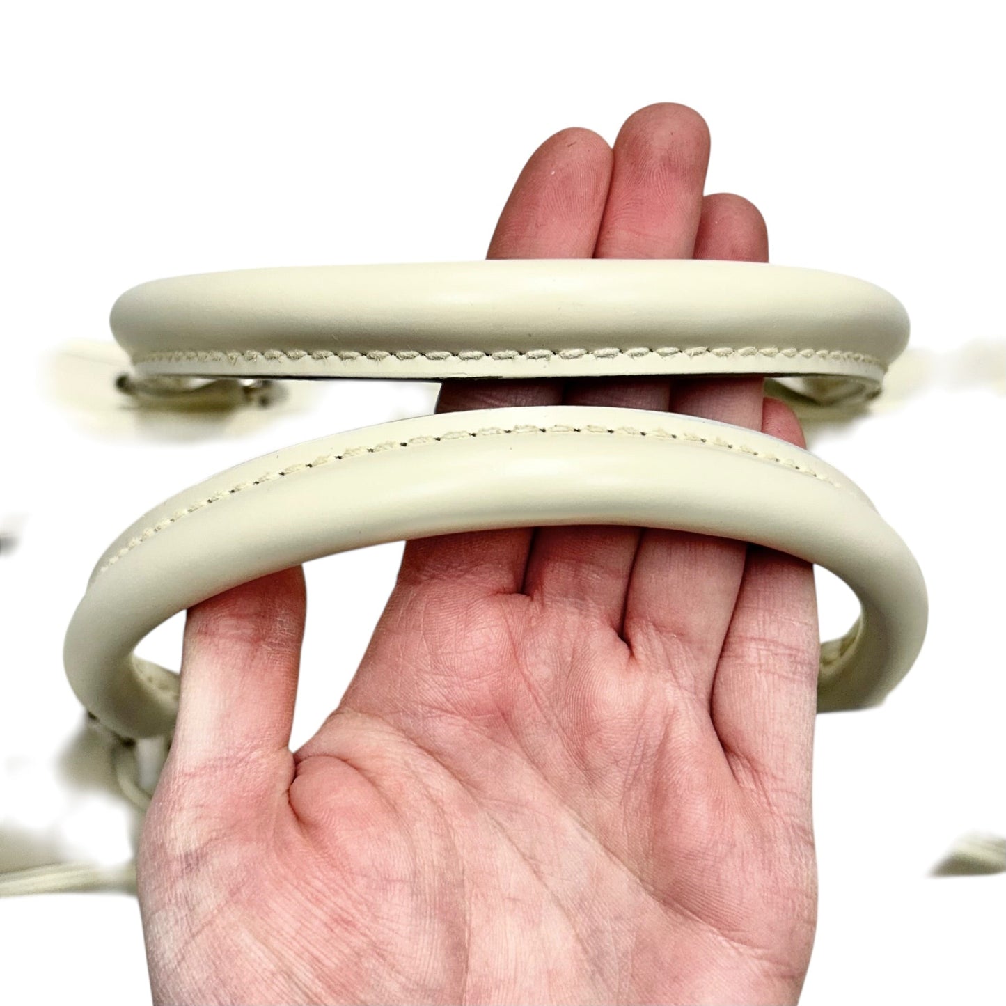 Handbag Luxury Designer By Louis Vuitton, Size: Large