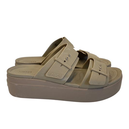 Sandals Heels Platform By Crocs In Tan, Size:10