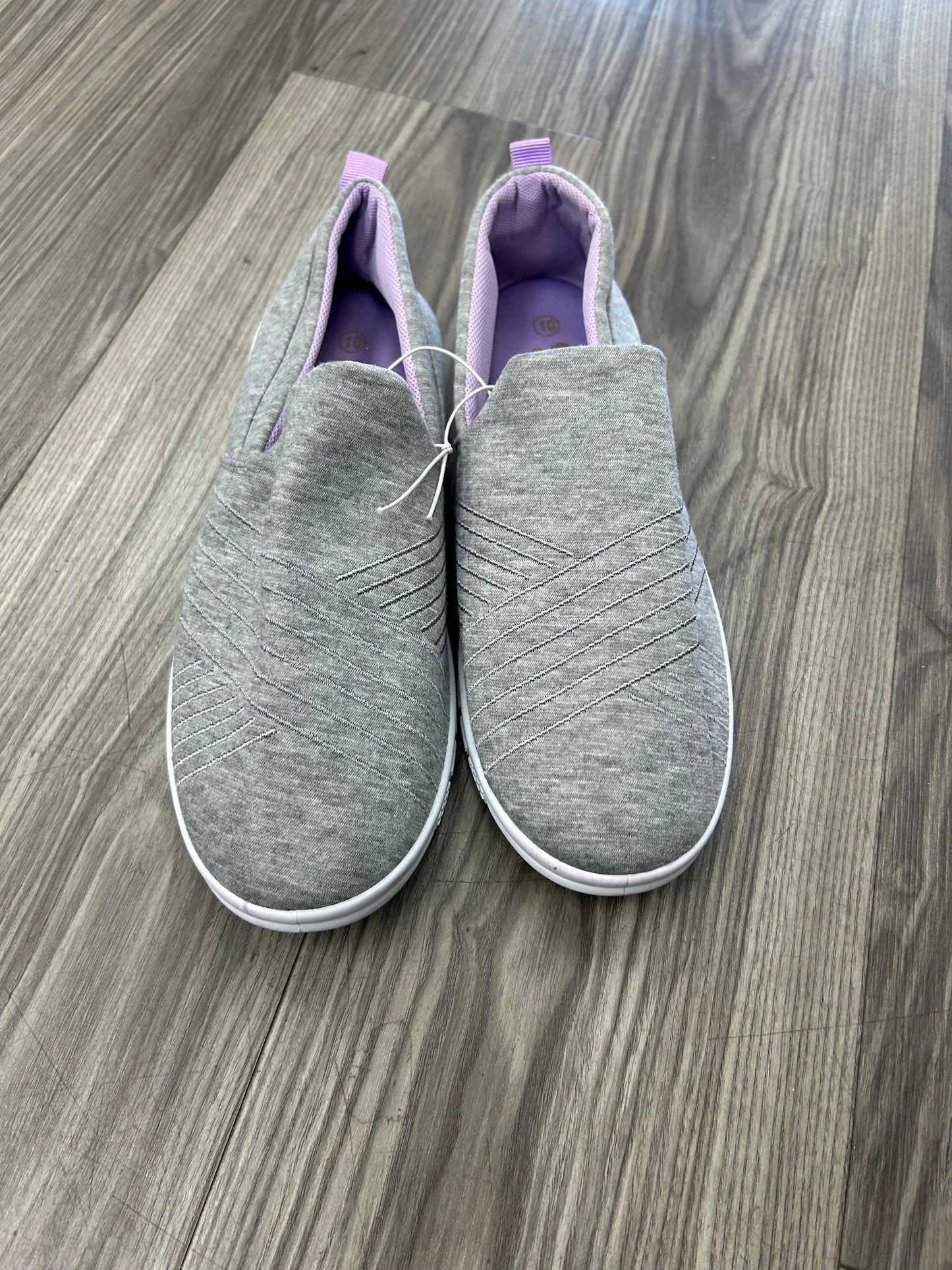 Shoes Flats By Clothes Mentor In Grey, Size: 10