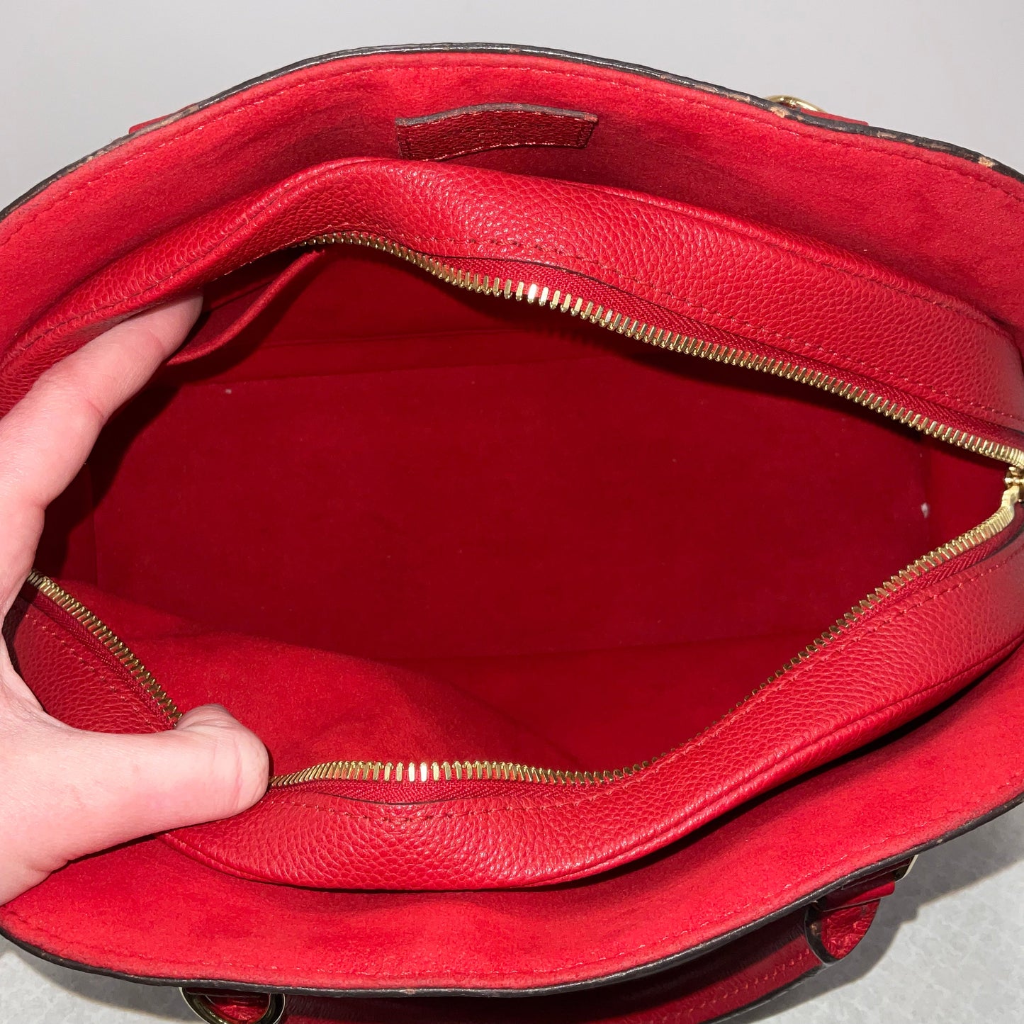 Handbag Luxury Designer By Louis Vuitton, Size: Large
