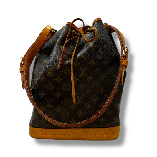 Handbag Designer By Louis Vuitton, Size: Medium