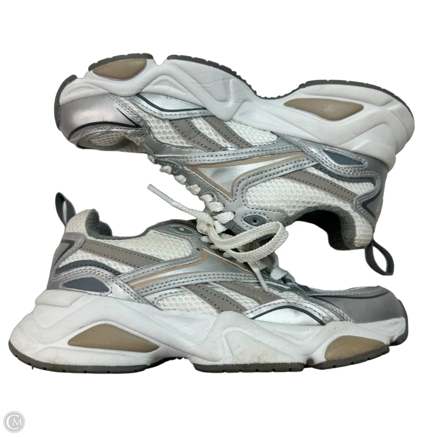 Shoes Sneakers By Reebok In Silver & White, Size: 8