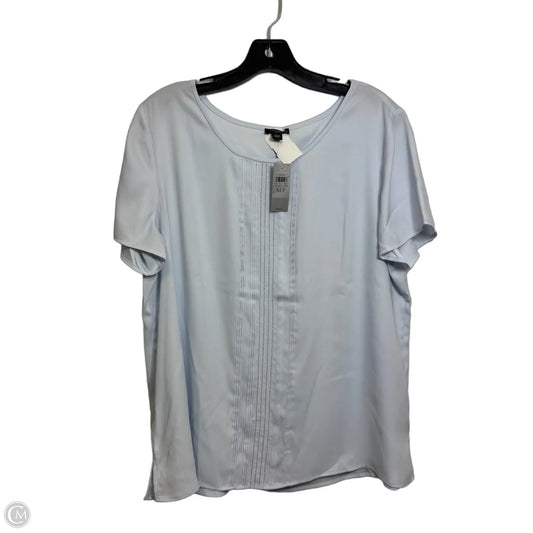 Top Short Sleeve By Ann Taylor In Blue, Size: Xlp
