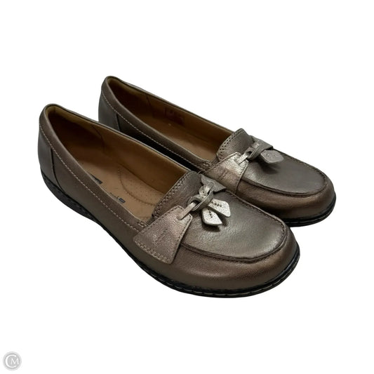 Shoes Flats By Clarks In Bronze, Size: 9