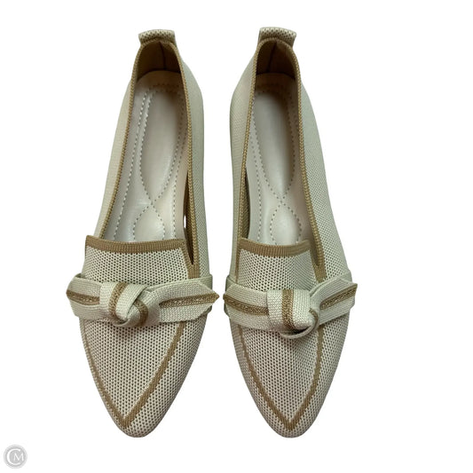 Shoes Flats By Clothes Mentor In Beige, Size: 8.5