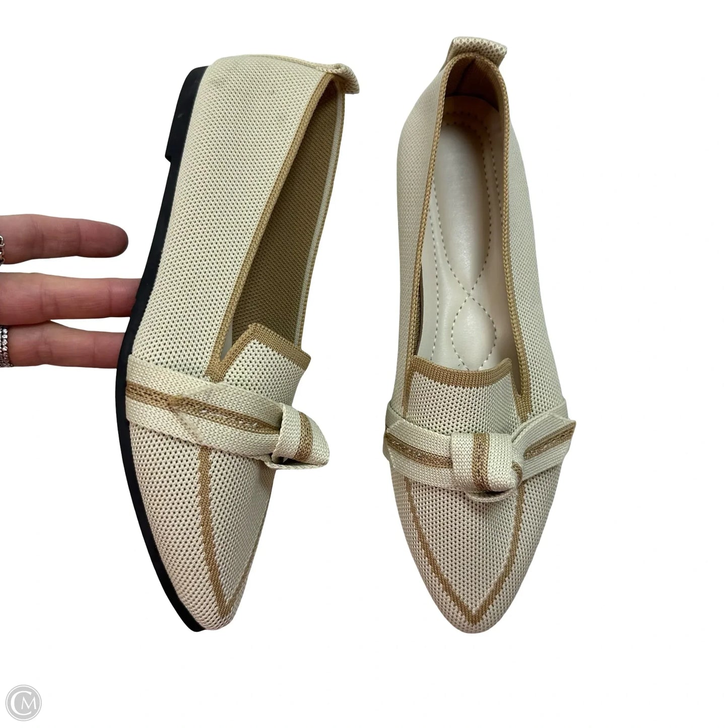 Shoes Flats By Clothes Mentor In Beige, Size: 8.5