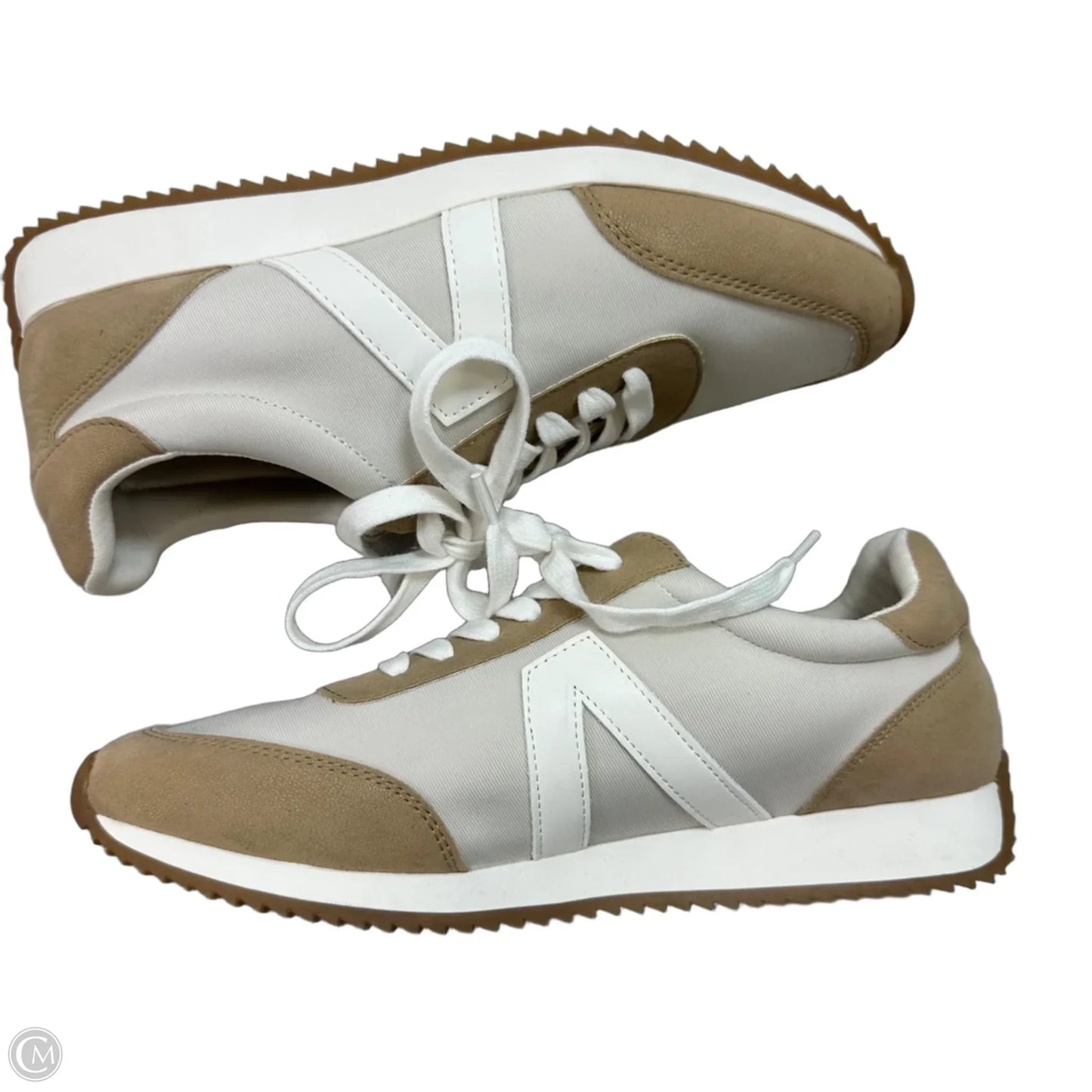 Shoes Sneakers By Mia In White, Size: 9