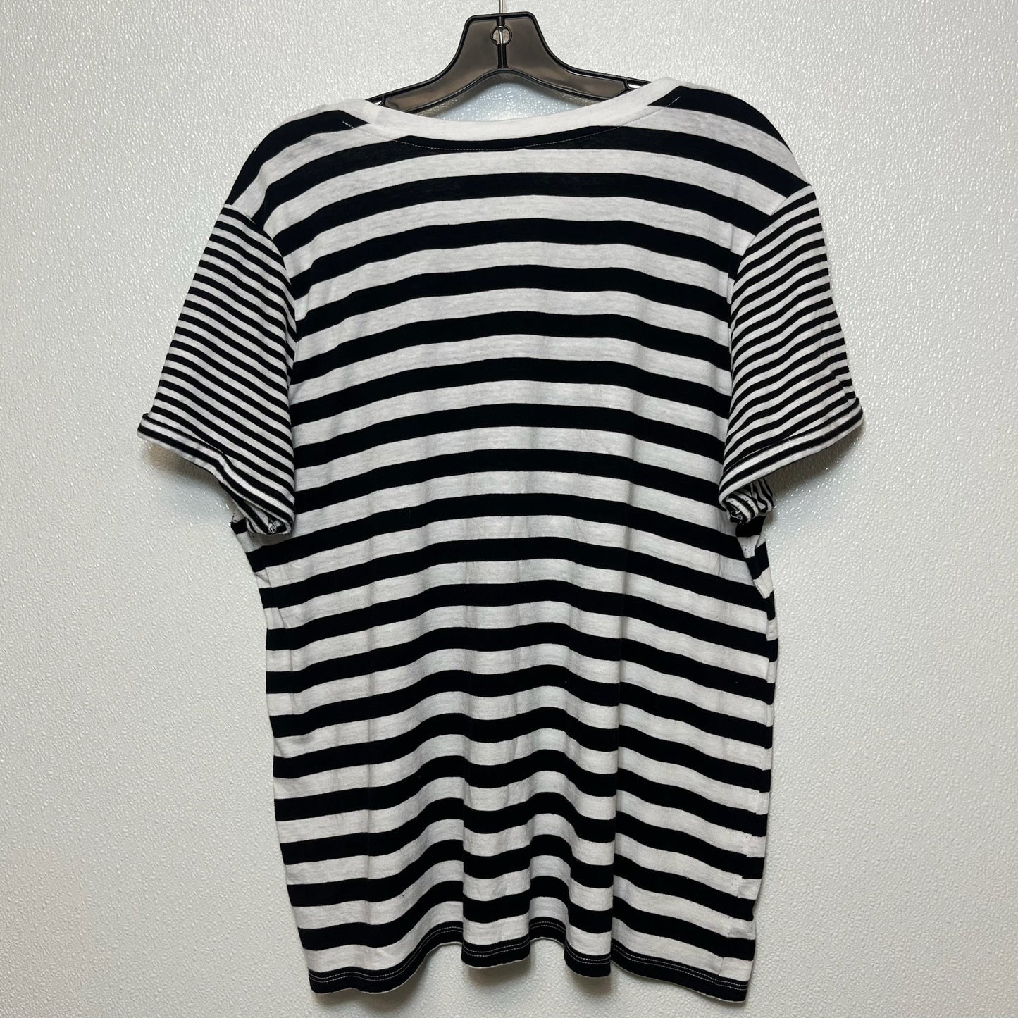 Striped Top Short Sleeve Basic Torrid, Size 2x