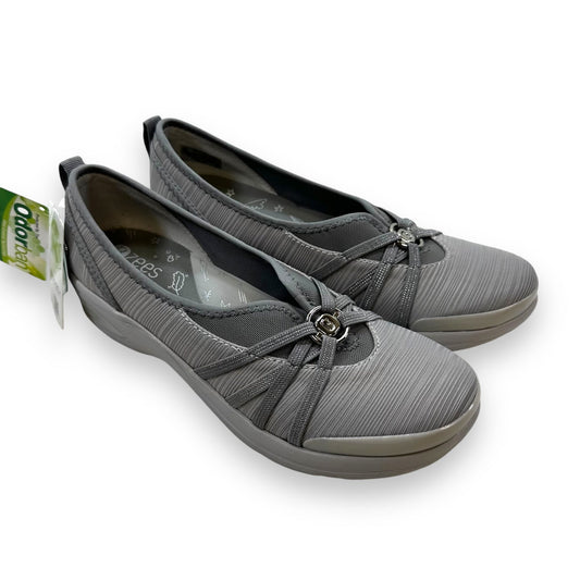 Shoes Flats By Bzees In Grey, Size: 9