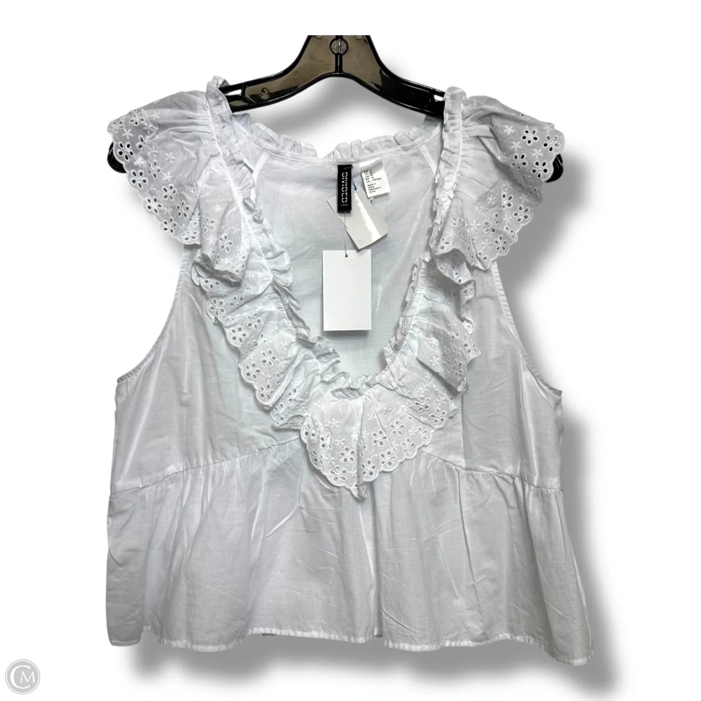 Tank Top By Divided In White, Size: M