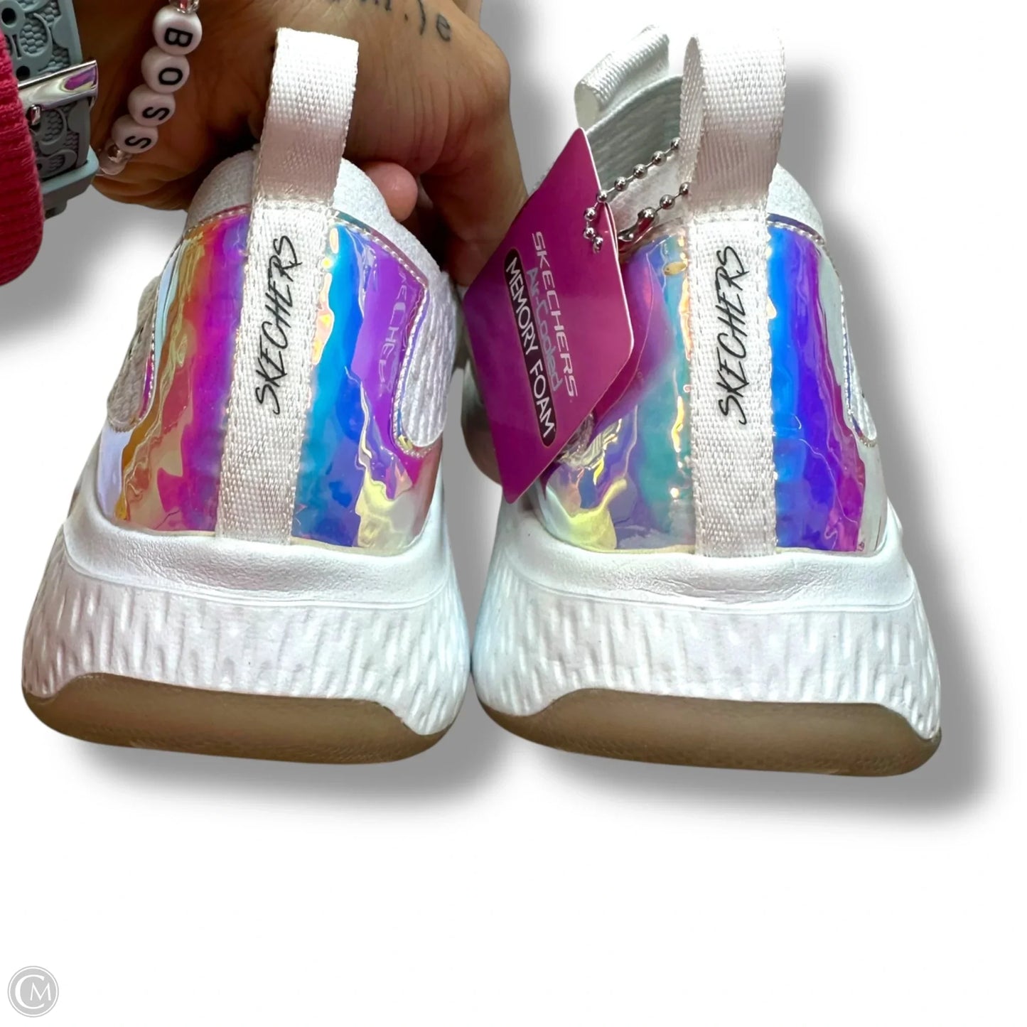 Shoes Sneakers By Skechers In White, Size: 9.5