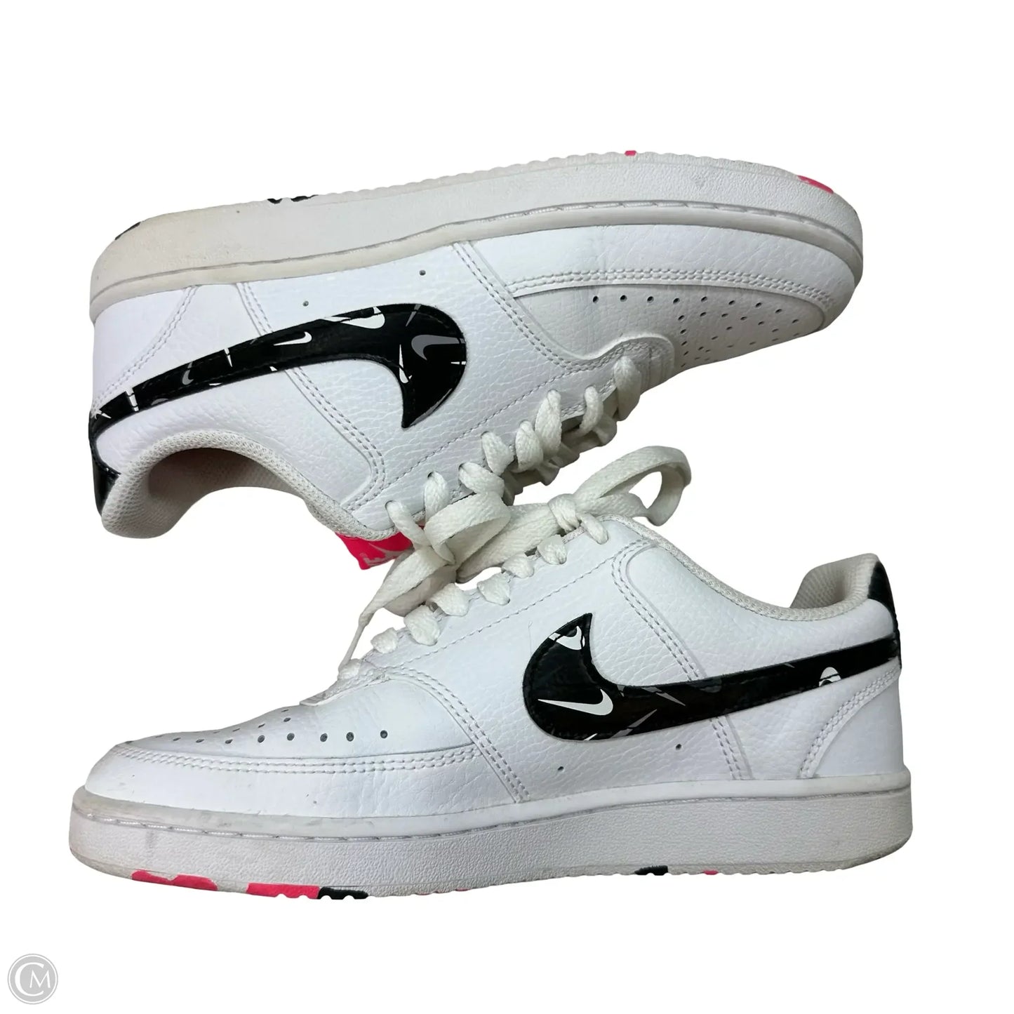 Shoes Sneakers By Nike In White, Size: 6.5