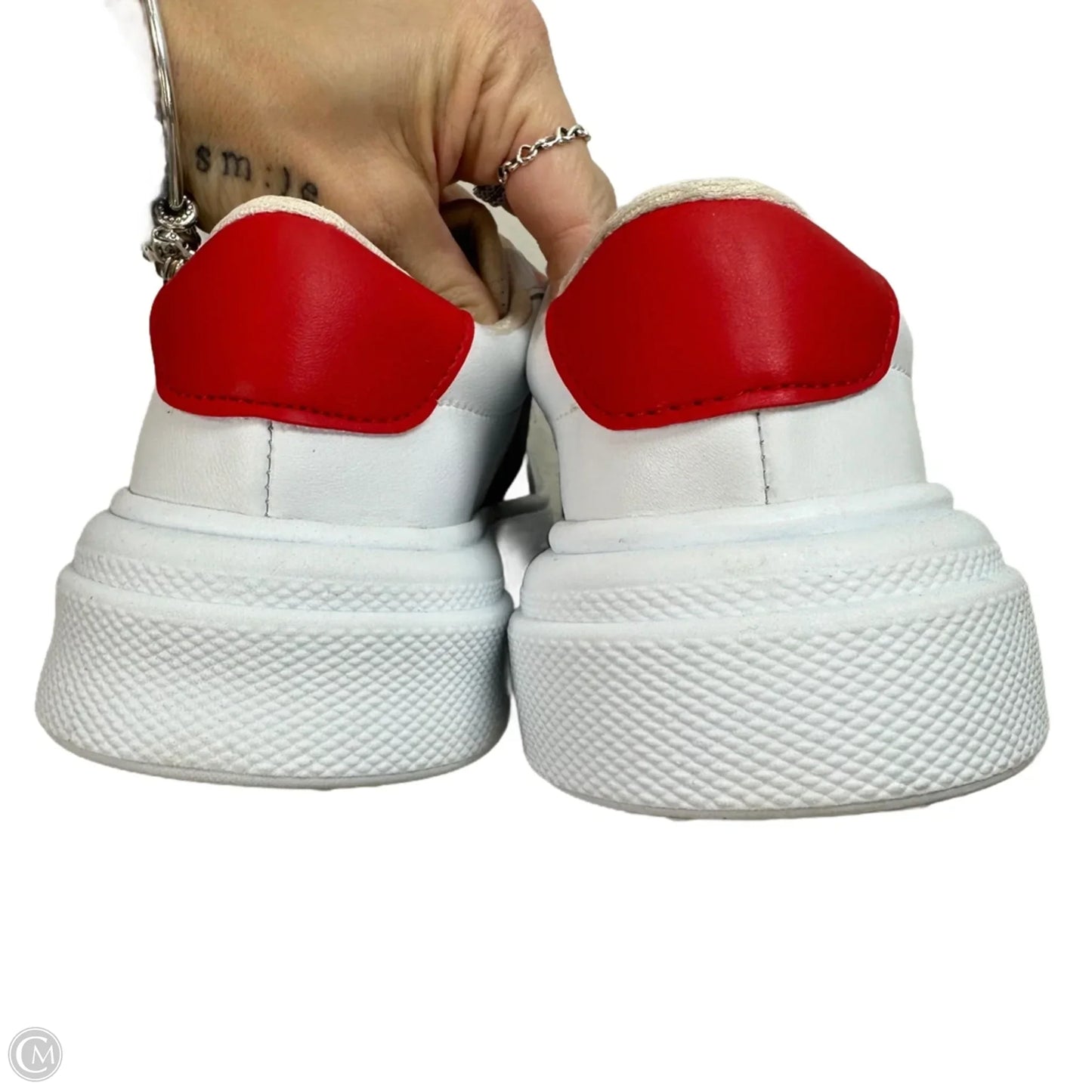 Shoes Sneakers By Clothes Mentor In White, Size: 9