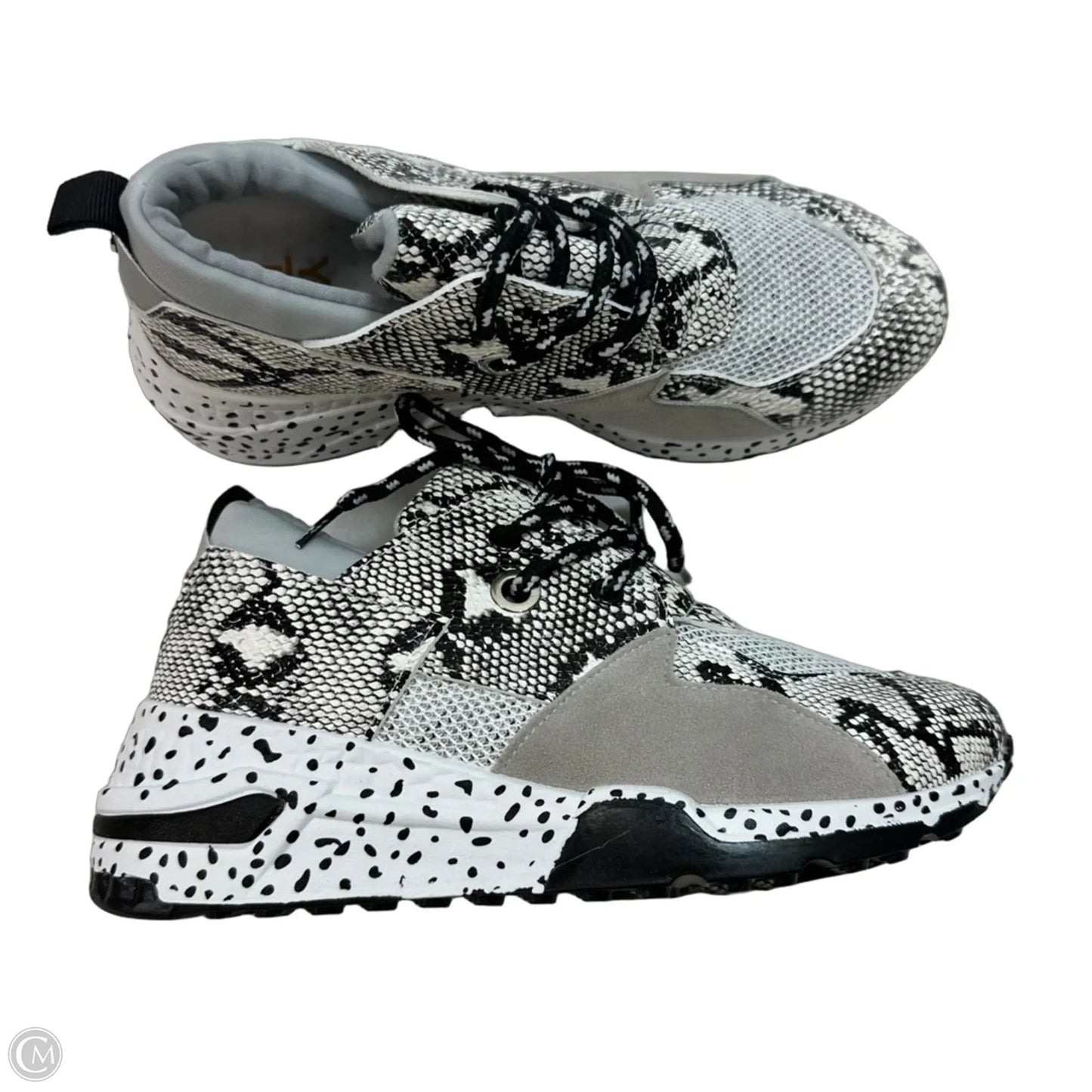 Shoes Sneakers By Clothes Mentor In Snakeskin Print, Size: 9