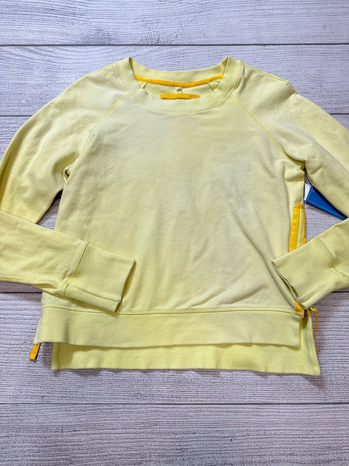 Athletic Top Long Sleeve Collar By Lululemon In Yellow, Size: S