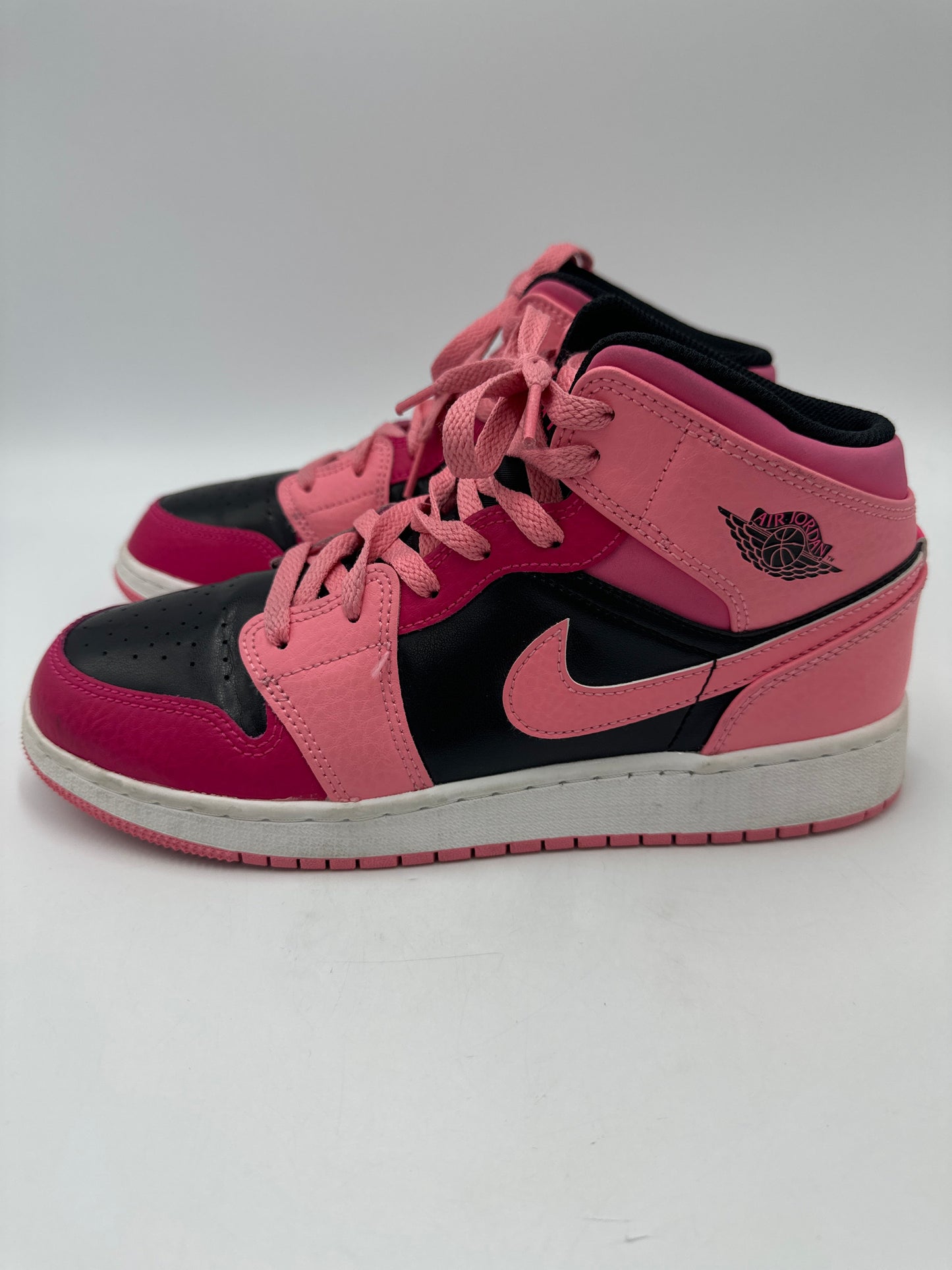 Nike AIR JORDAN In Size: 9 W (Youth Size 7)