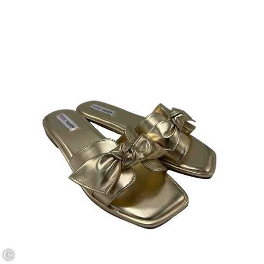 Like New! Sandals Flats By Steve Madden In Gold, Size: 10