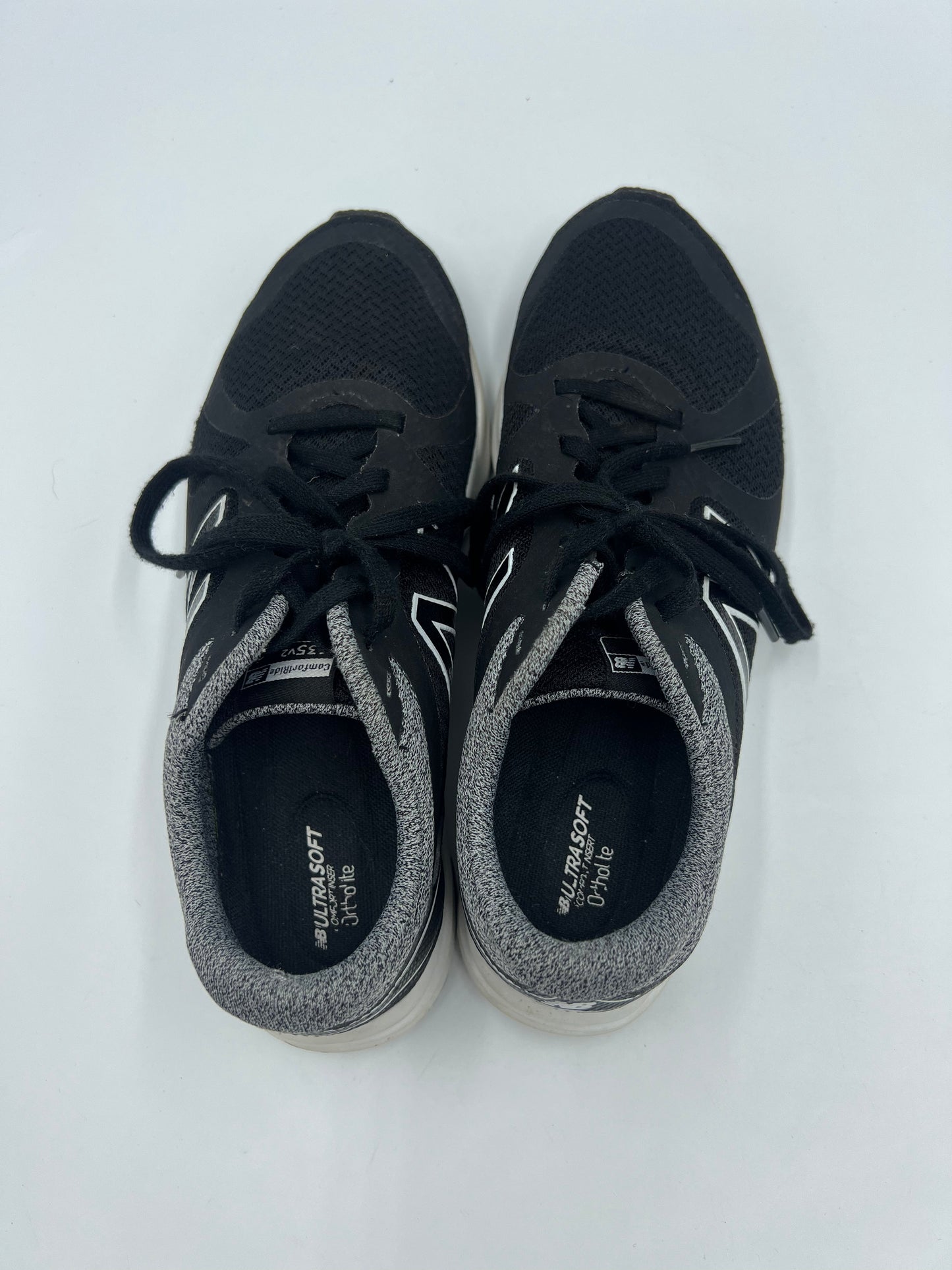 Black Shoes Athletic New Balance, Size 8