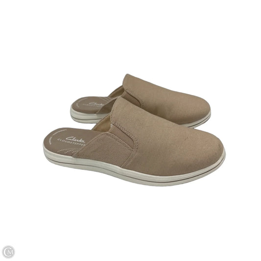 Shoes Flats By Clarks In Tan, Size: 8