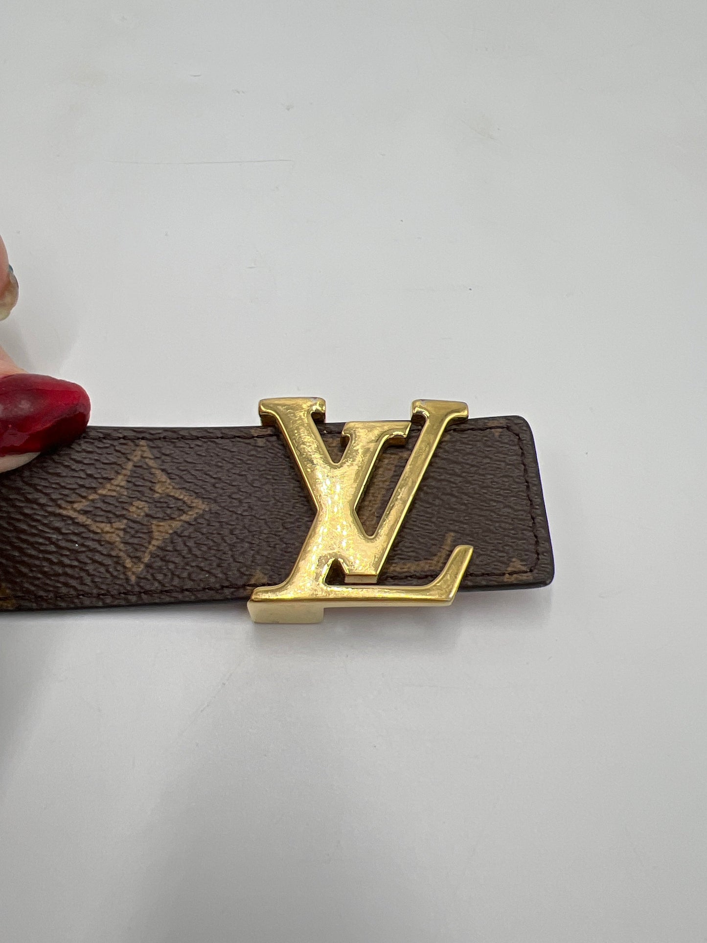 Louis Vuitton LV Initiales Luxury Designer Belt in Size: 80 / 32