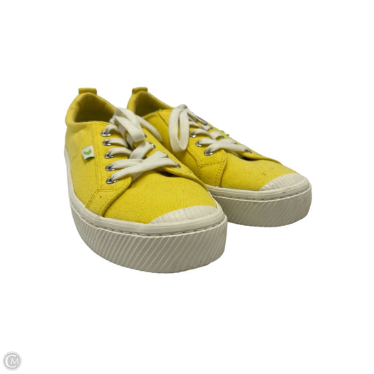 Shoes Athletic By Cariuma In Yellow, Size: 9