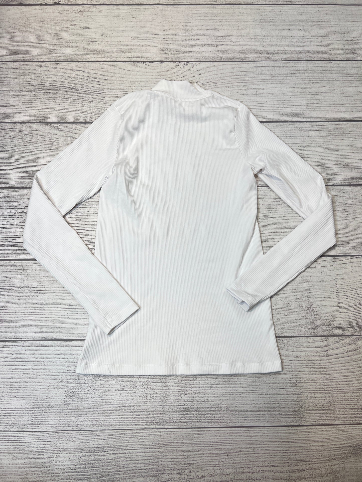 Athletic Top Long Sleeve Crewneck By Athleta In White, Size: M