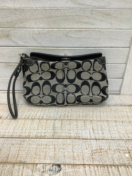 Wristlet Designer By Coach, Size: Medium