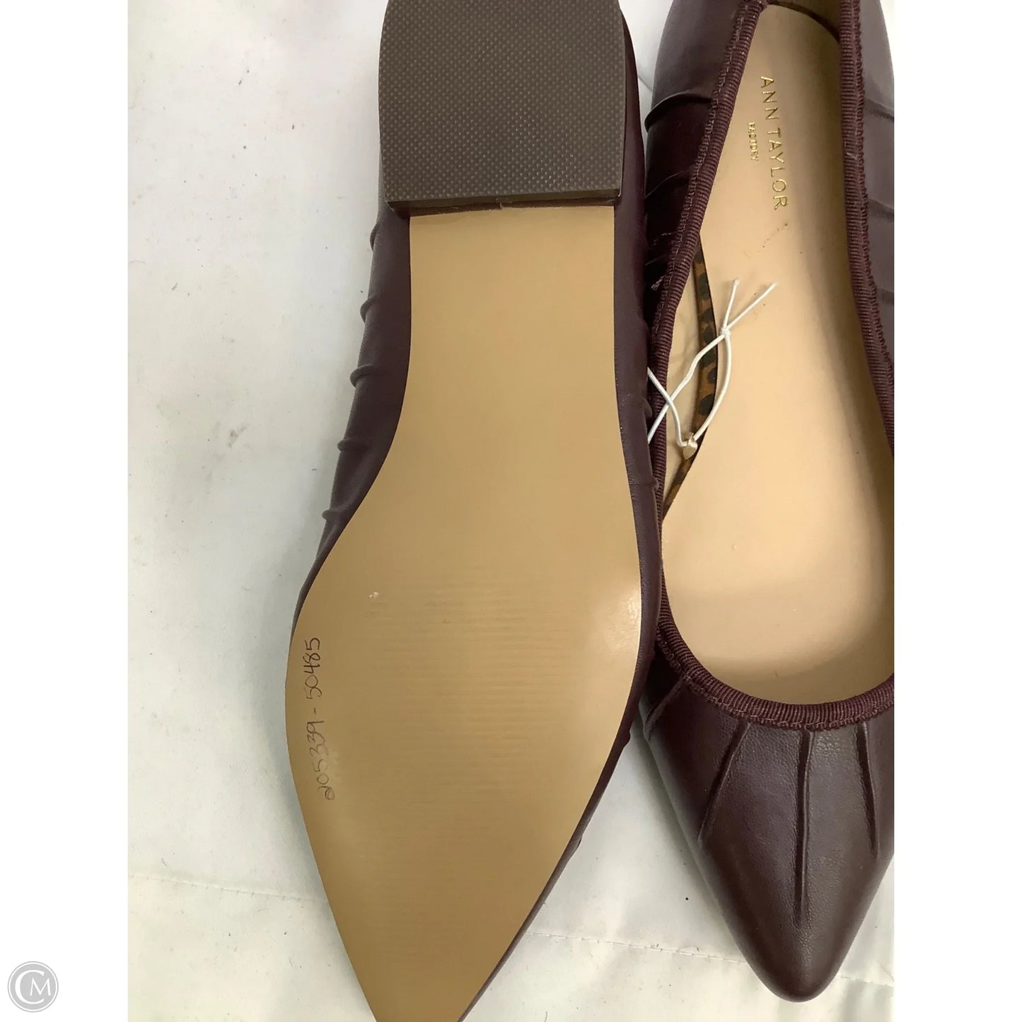 Shoes Flats By Ann Taylor In Maroon, Size: 9
