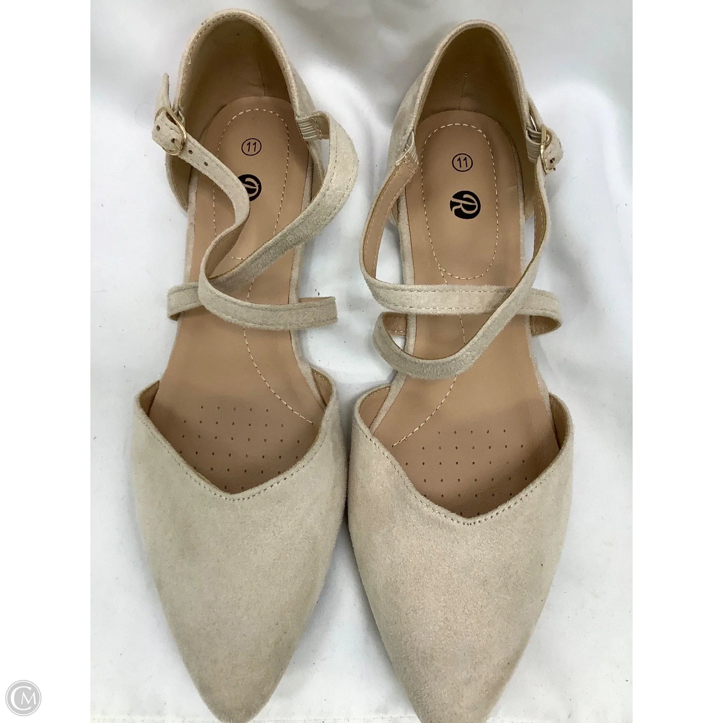 Shoes Flats By Clothes Mentor In Beige, Size: 11