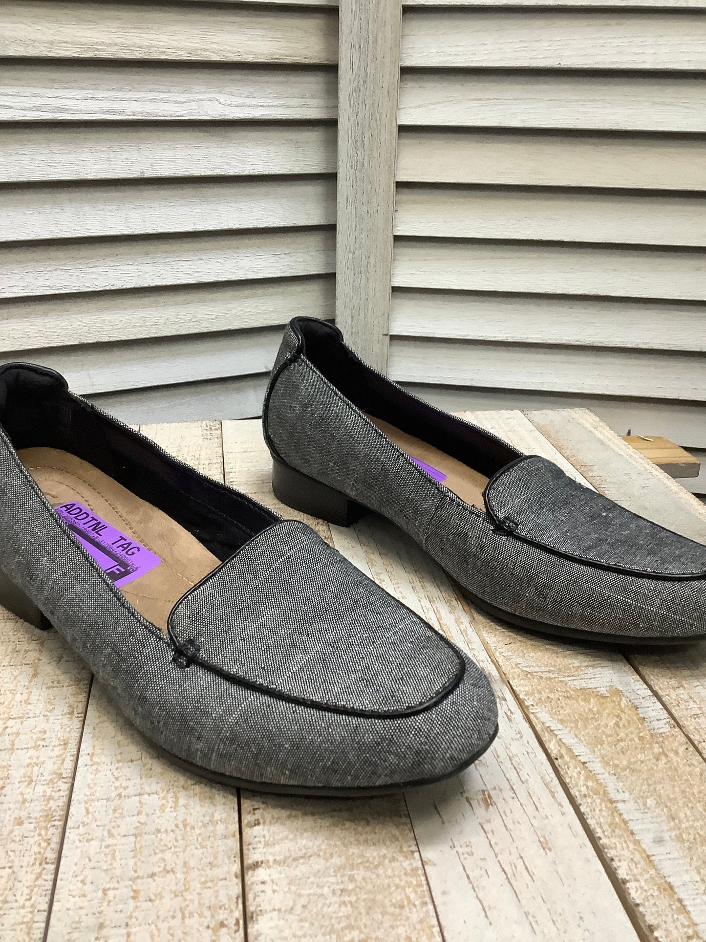 Grey Shoes Flats Clarks, Size 6.5