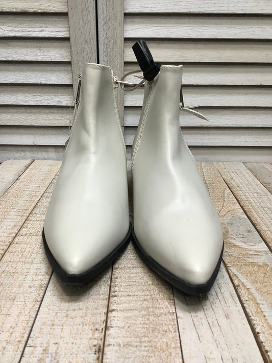 Boots Ankle Heels By Worthington In White, Size: 8.5