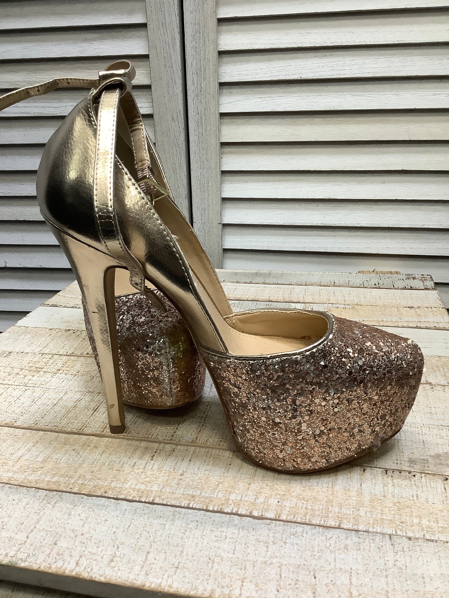 Shoes Heels Stiletto By Steve Madden In Gold, Size: 7.5