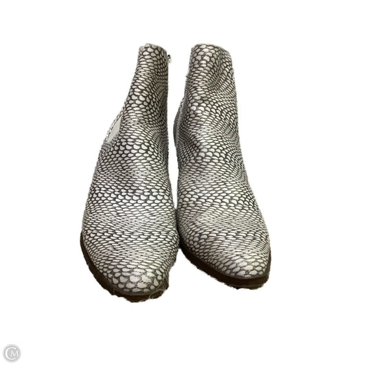 Boots Ankle Heels By Limited In Animal Print, Size: 8