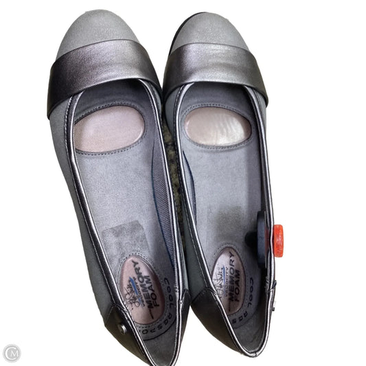 Shoes Flats By Life Stride In Grey, Size: 8