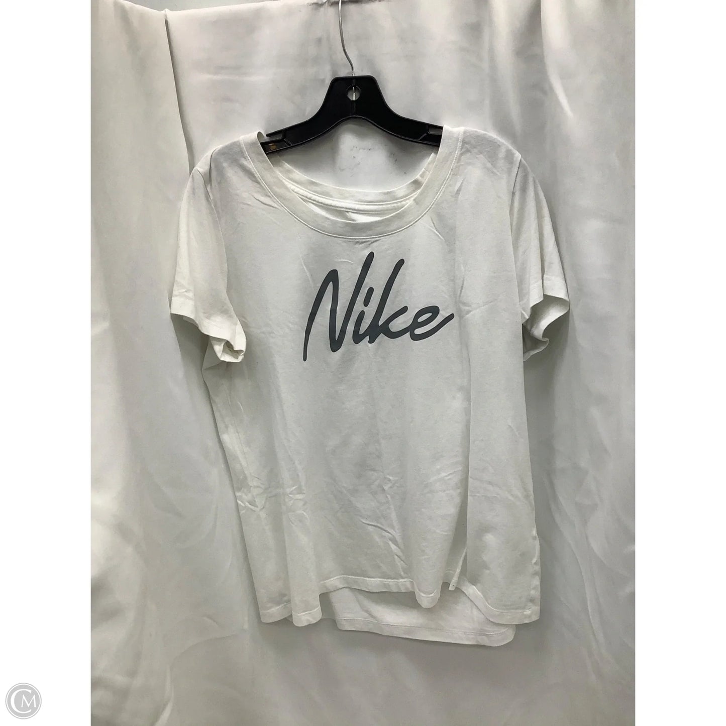 Top Short Sleeve By Nike In White, Size: Xl