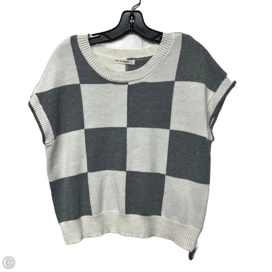 Vest Sweater By Moon And Madison In Grey & White, Size: L