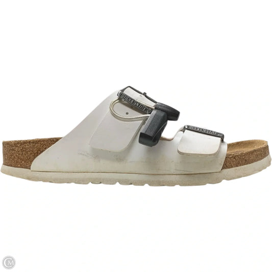 Sandals Flats By Birkenstock In White, Size: 8