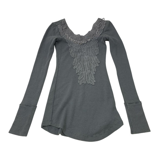 Top Long Sleeve By Free People In Grey, Size: Xs