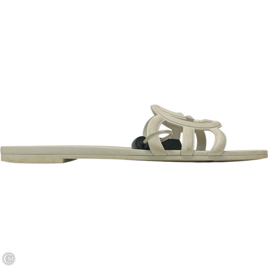 Sandals Luxury Designer By Gucci In White, Size: 8
