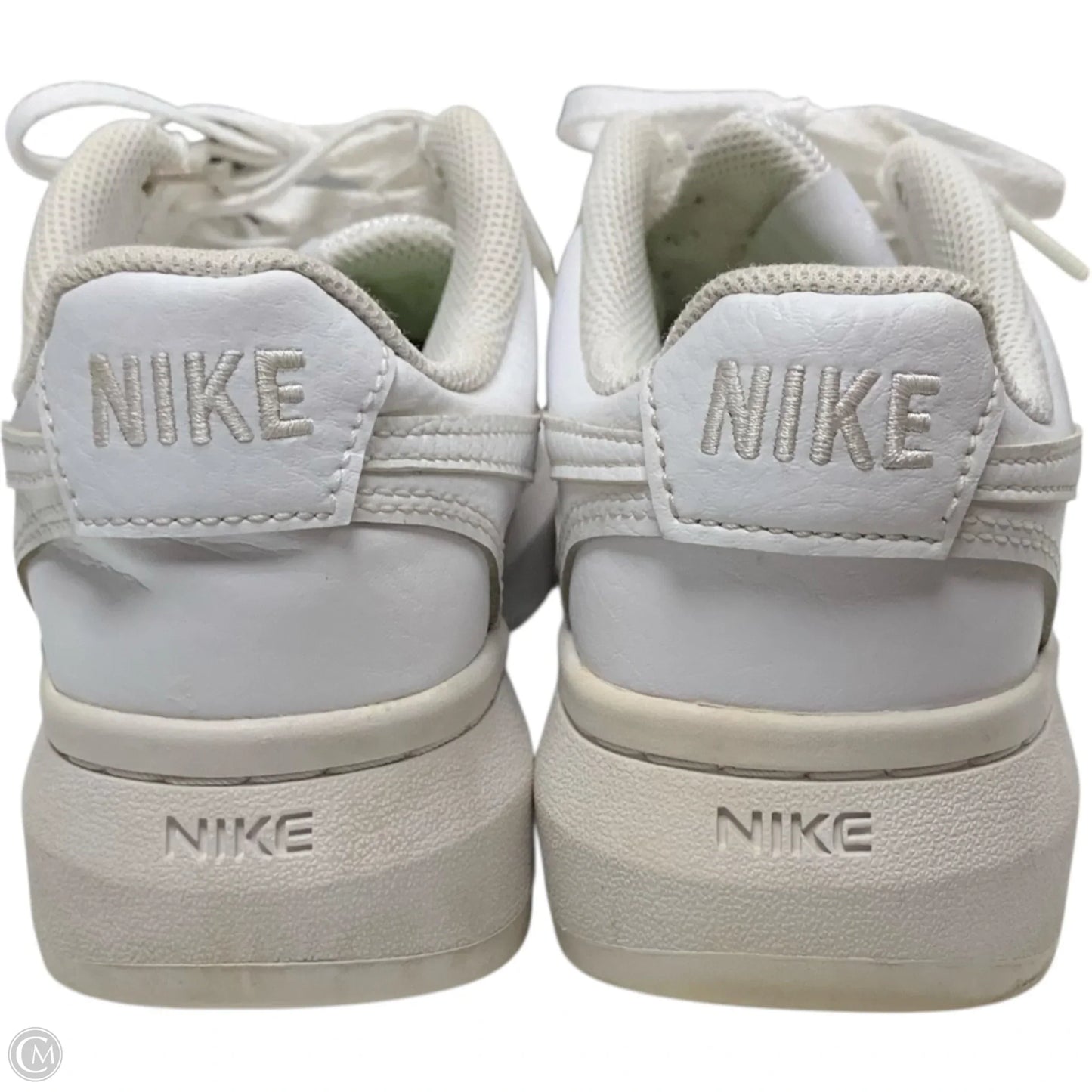 Shoes Sneakers By Nike In White, Size: 7