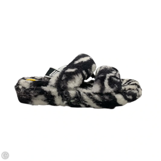 Sandals Designer By Ugg In Black & White, Size: 7
