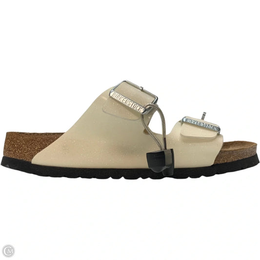 Sandals Flats By Birkenstock In Cream, Size: 8