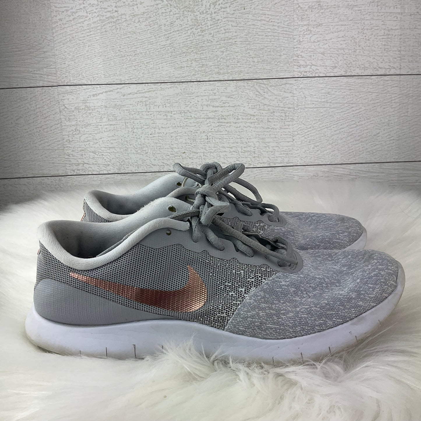 Shoes Athletic By Nike In Grey, Size: 8