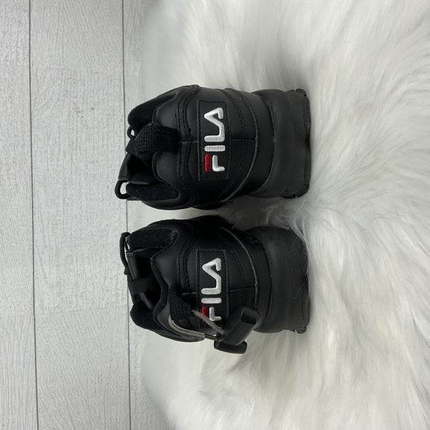 Shoes Athletic By Fila In Black, Size: 6.5