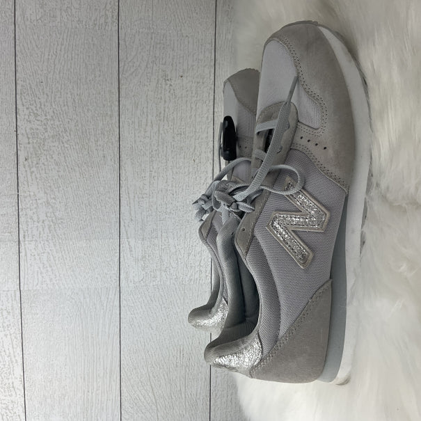 Shoes Athletic By New Balance In Grey, Size: 11