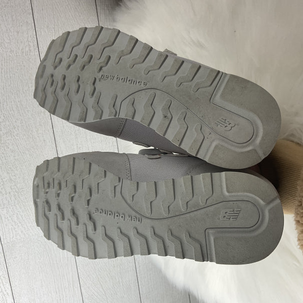 Shoes Athletic By New Balance In Grey, Size: 11